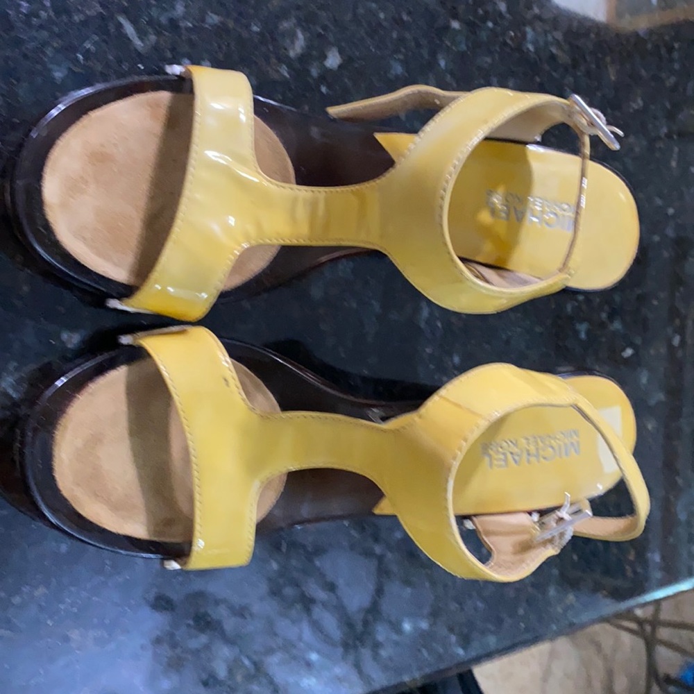 Michael Kors nice light yellow heels